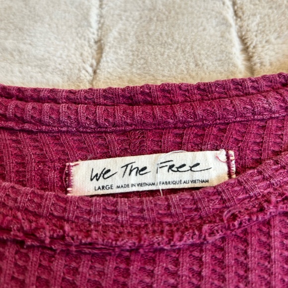 🥳 *SALE* Free People We The Free Roll With It Thermal, Rhododendron, Size Large - Picture 3 of 3